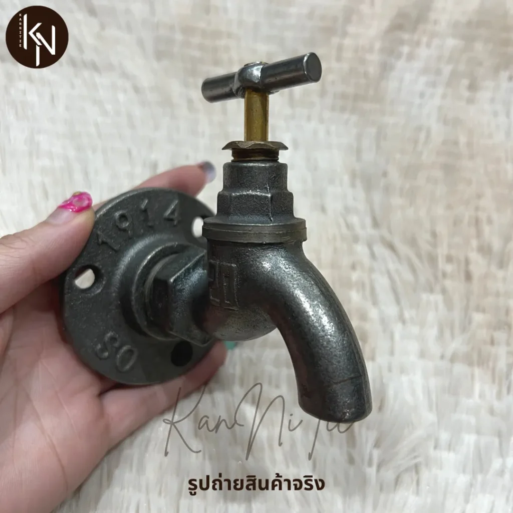 ฮุกแขวนสินค้าท่อเหล็กพาดผ้าเช็ดตัวตกแต่งผนังปูนสไตล์ลอฟท์ Idea Pipe wall hook hanger decor bedroom livingroom loft design